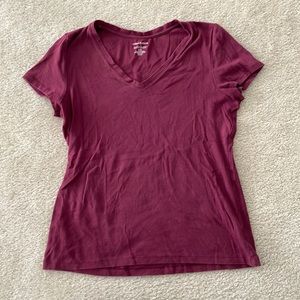[LORD & TALYOR] Maroon tshirt